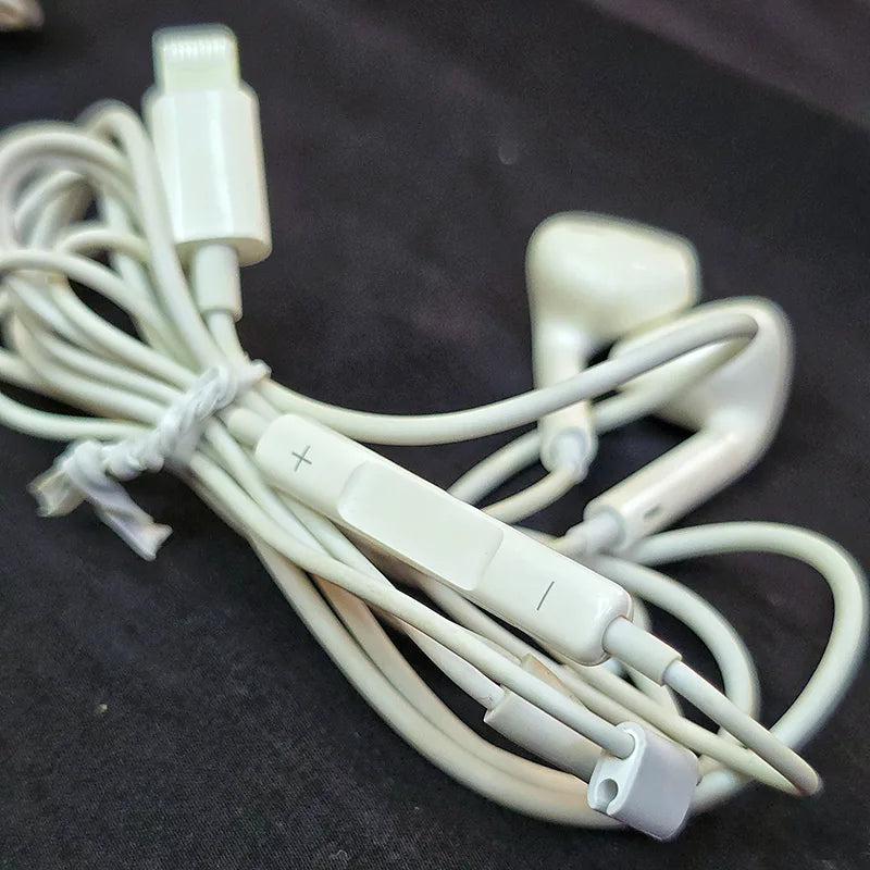 Apple Lightning Wired Handsfree (EarPods)
